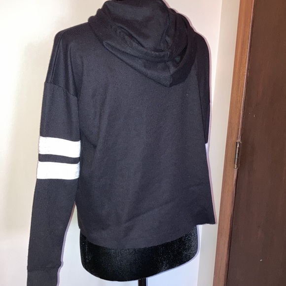 ♻️Cropped black hoodie - Picture 5 of 7